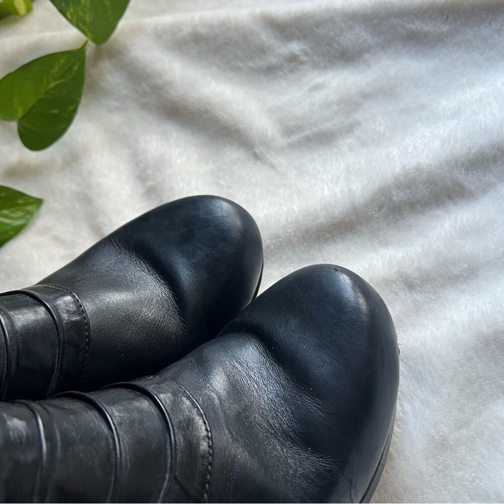 Dansko Tabitha Black Leather Ankle Boots - Picture 7 of 9